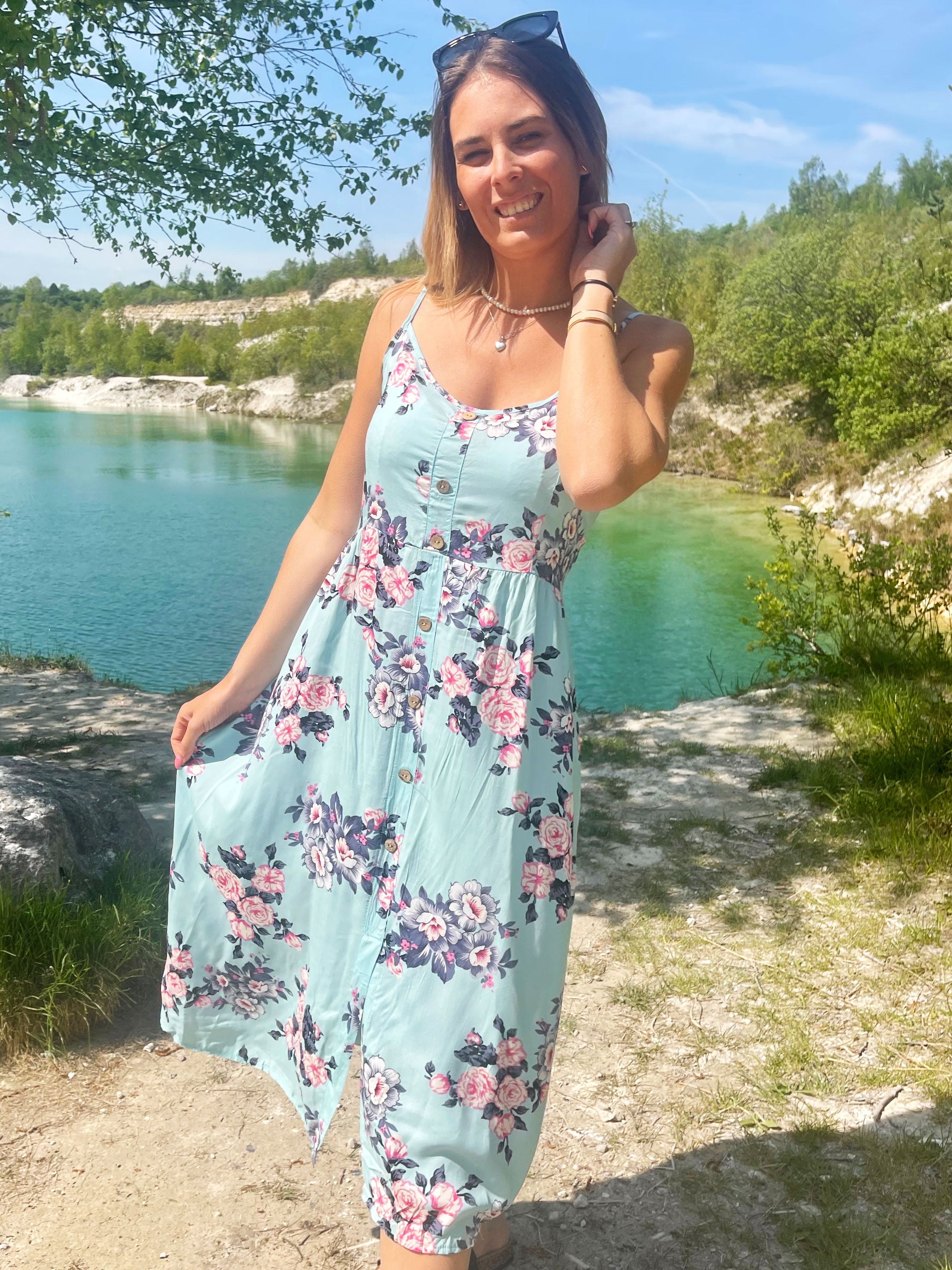 Nabila - Klänning med stora blommor